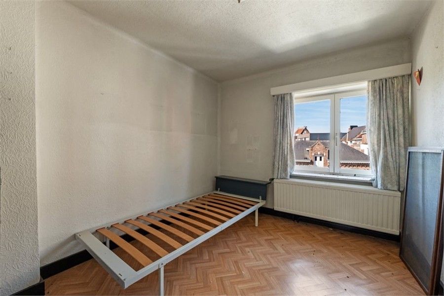 OP TE FRISSEN STADSWONING MET VEEL POTENTIEEL IN SINT-TRUIDEN foto 20