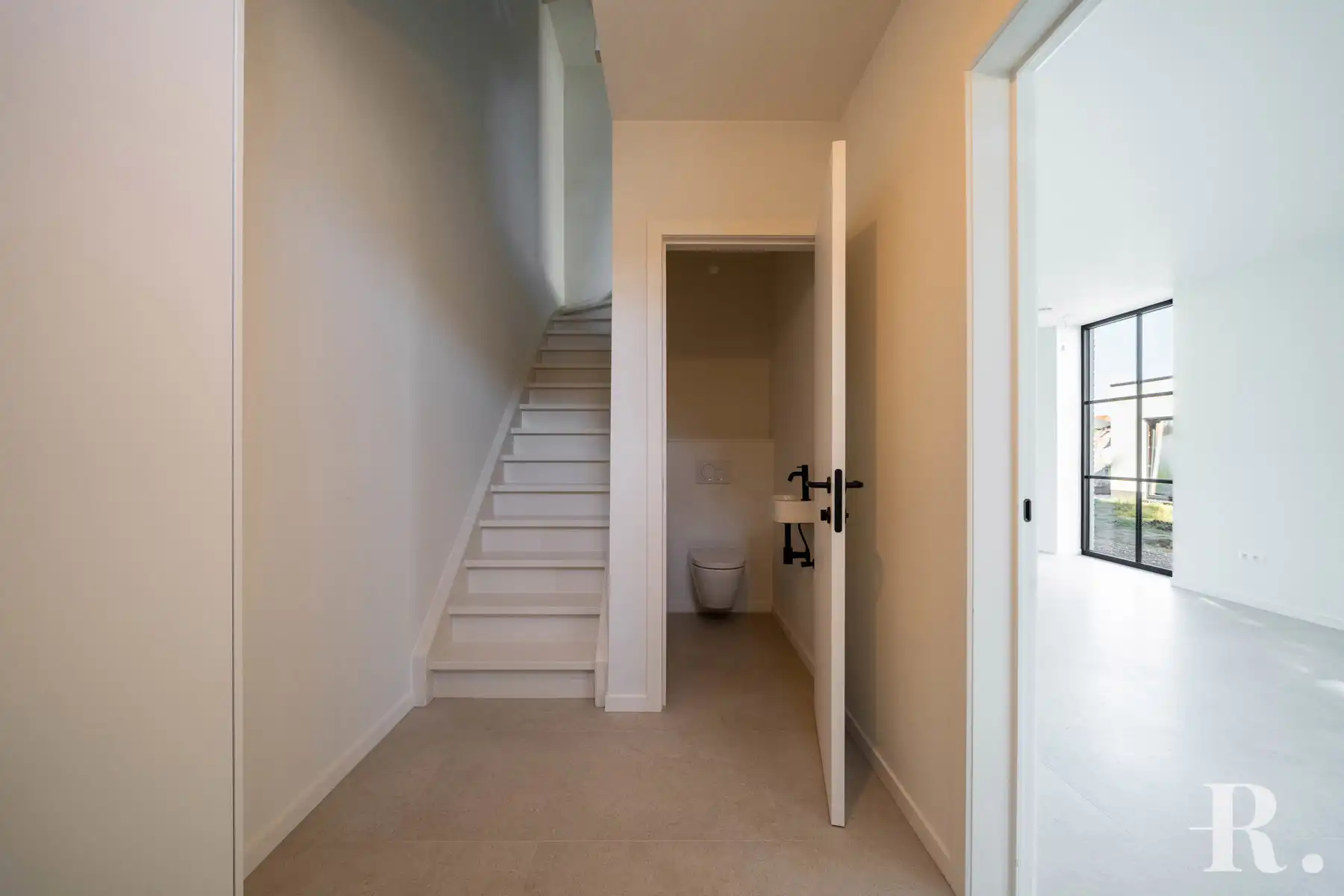 Stijlvolle energiezuinige nieuwbouwwoning foto 3