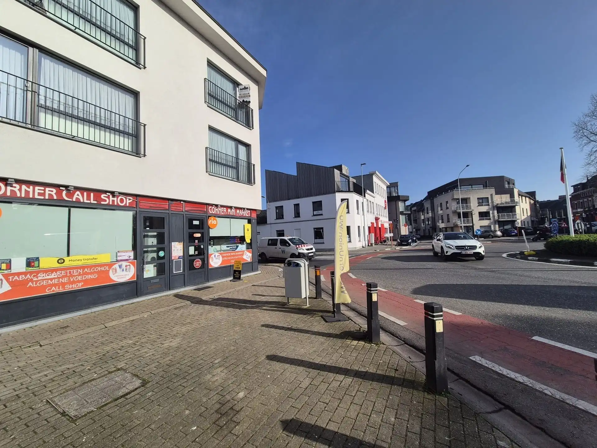 Gunstig gelegen 2 slaapkamer appartement. foto 21