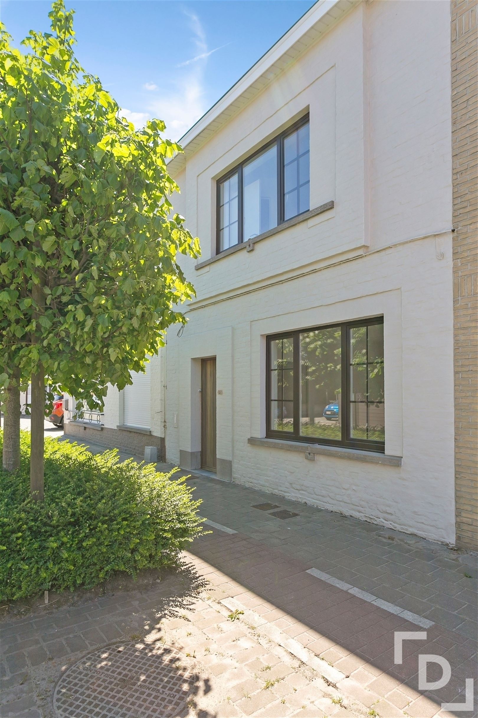 Instapklare rijwoning met uitgang achteraan foto 2