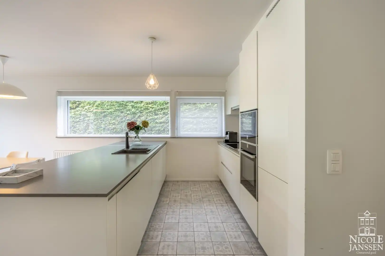 Moderne halfopen nieuwbouwwoning met drie slaapkamers  foto 12