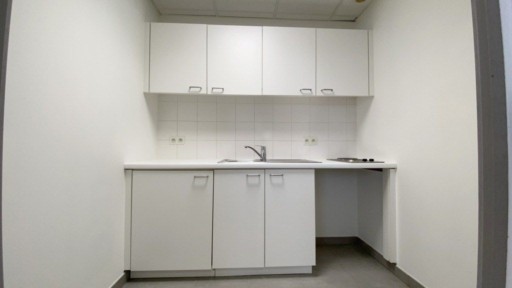 Kantoor te huur in Dionysius KMO-center vlakbij E40 in Gent foto 9