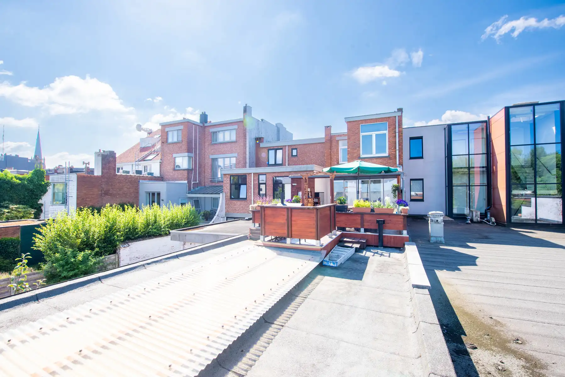 Ruim, startklaar handelspand met woonst op toplocatie foto 21