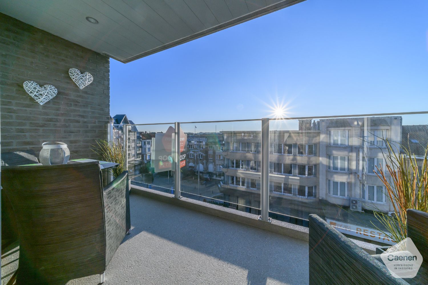 Heel recent, lichtrijk 1-slaapkamerappartement met zuidgericht terras op topligging nabij zee foto 8