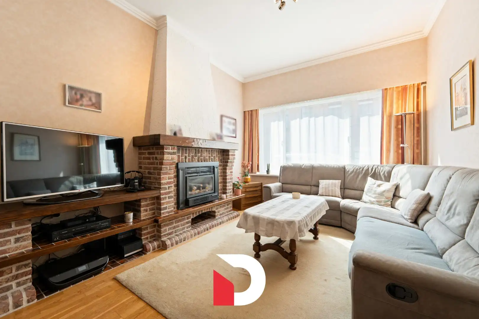 Riante burgerwoning te Kristus-Koning met 4 slk tuin en garagebox foto 3