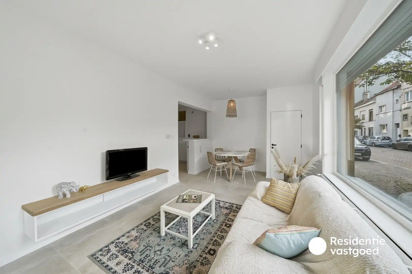 Gelijkvloers en gerenoveerd appartement met garage in Oostende foto 4