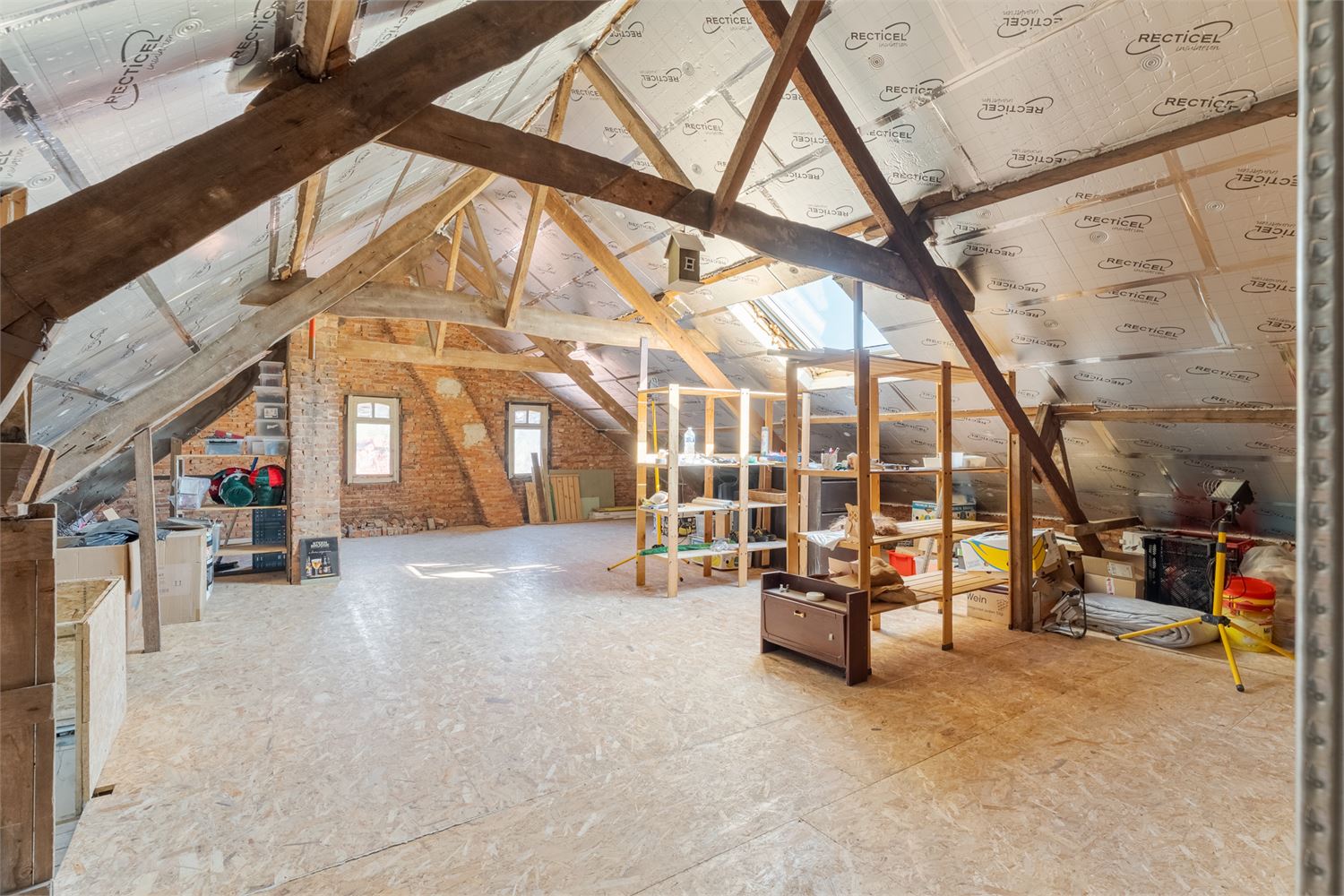 Instapklaar handelspand met woonst op toplocatie – horeca-inboedel inbegrepen! foto 26