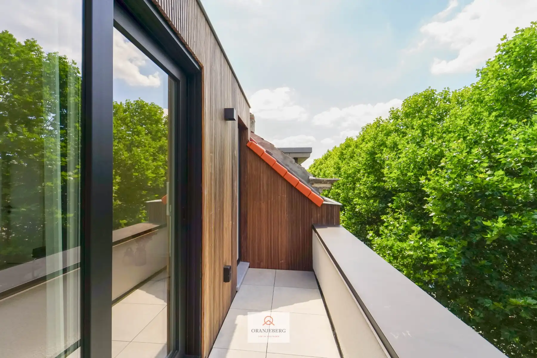 Gerenoveerd penthouse met zonnig terras in Gent foto 11