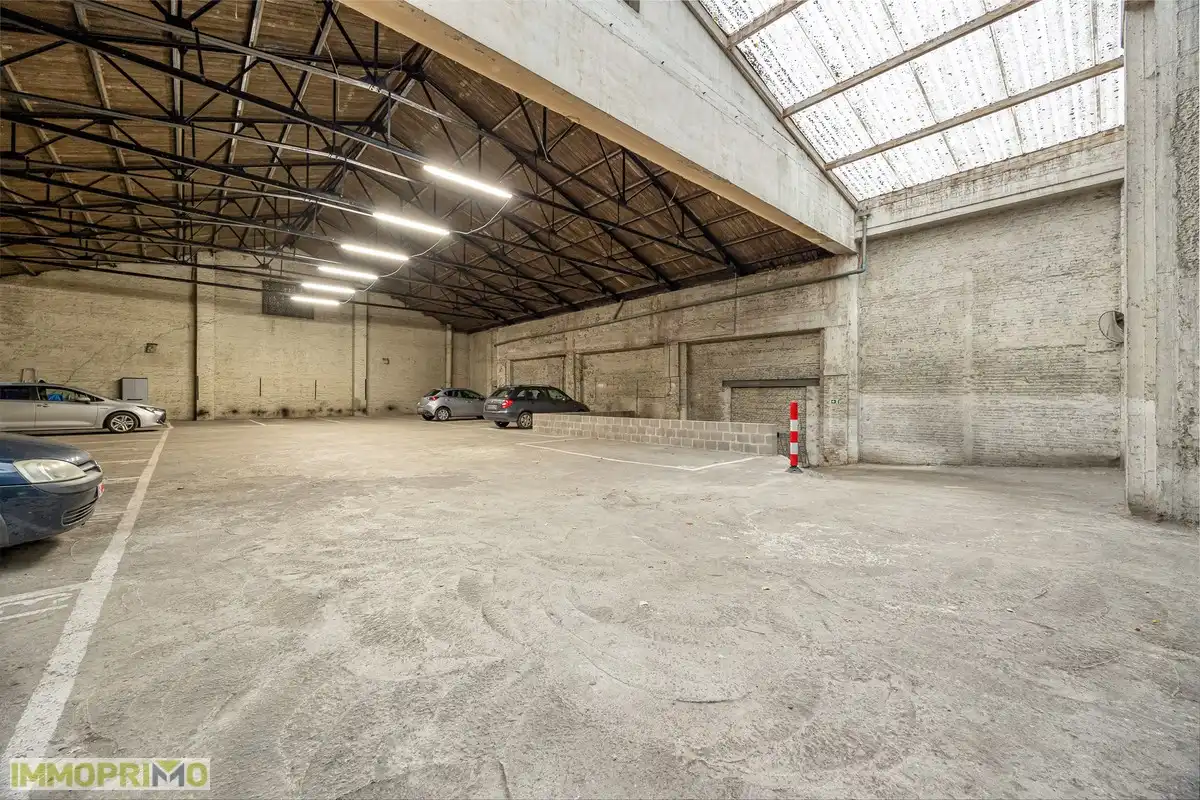 Opbrengsteigendom - vierde verdieping van een parkeergebouw te Borgerhout. foto 3