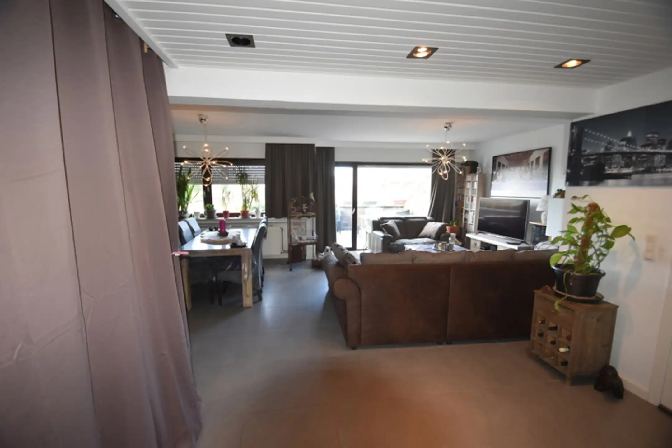 Ruim 3-slpk. duplex-appartement met garage, groot, zonnig terras en ruime bergzolder foto 7