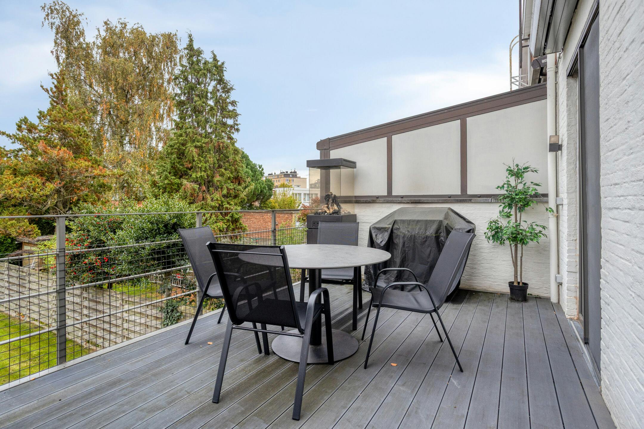 Instapklaar huis te koop in de "Vogeltjeswijk" te Merksem foto 22