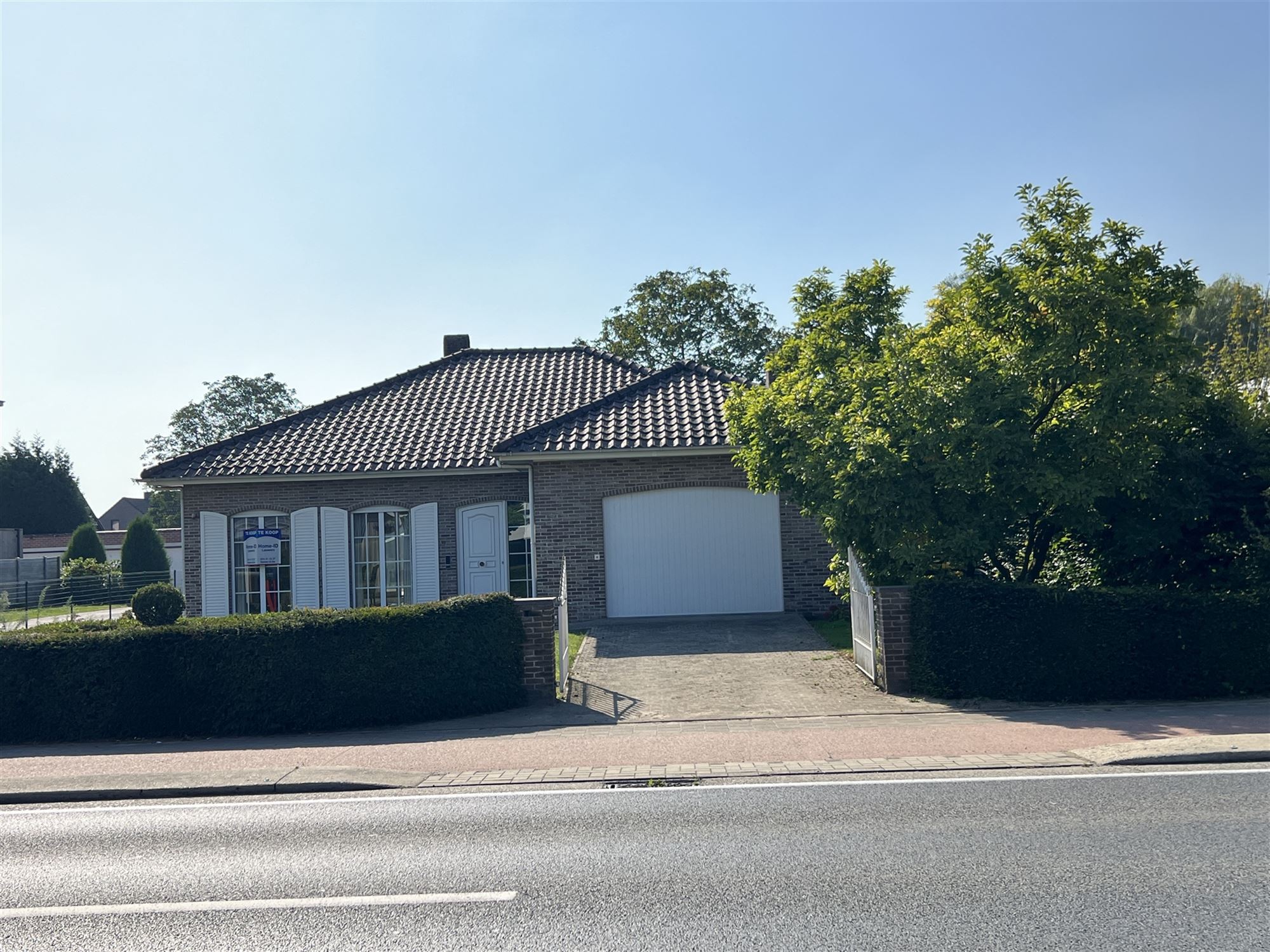 Vrijstaande Woning op groot stuk grond met garage foto 1