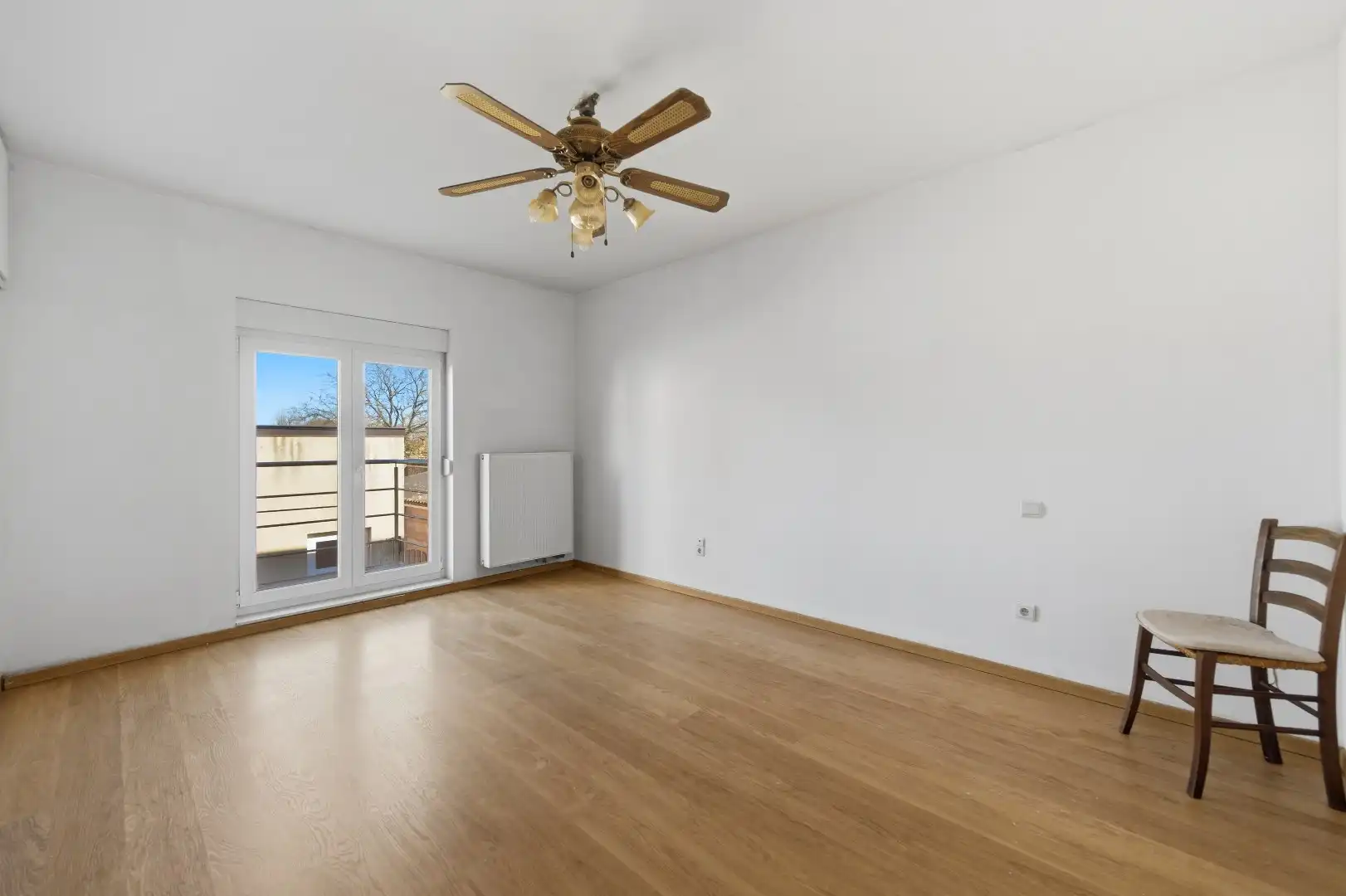 Zeer ruime gezinswoning met 4 slpks (+ 2 doorloopkamers op zolder), garage en tuin foto 14