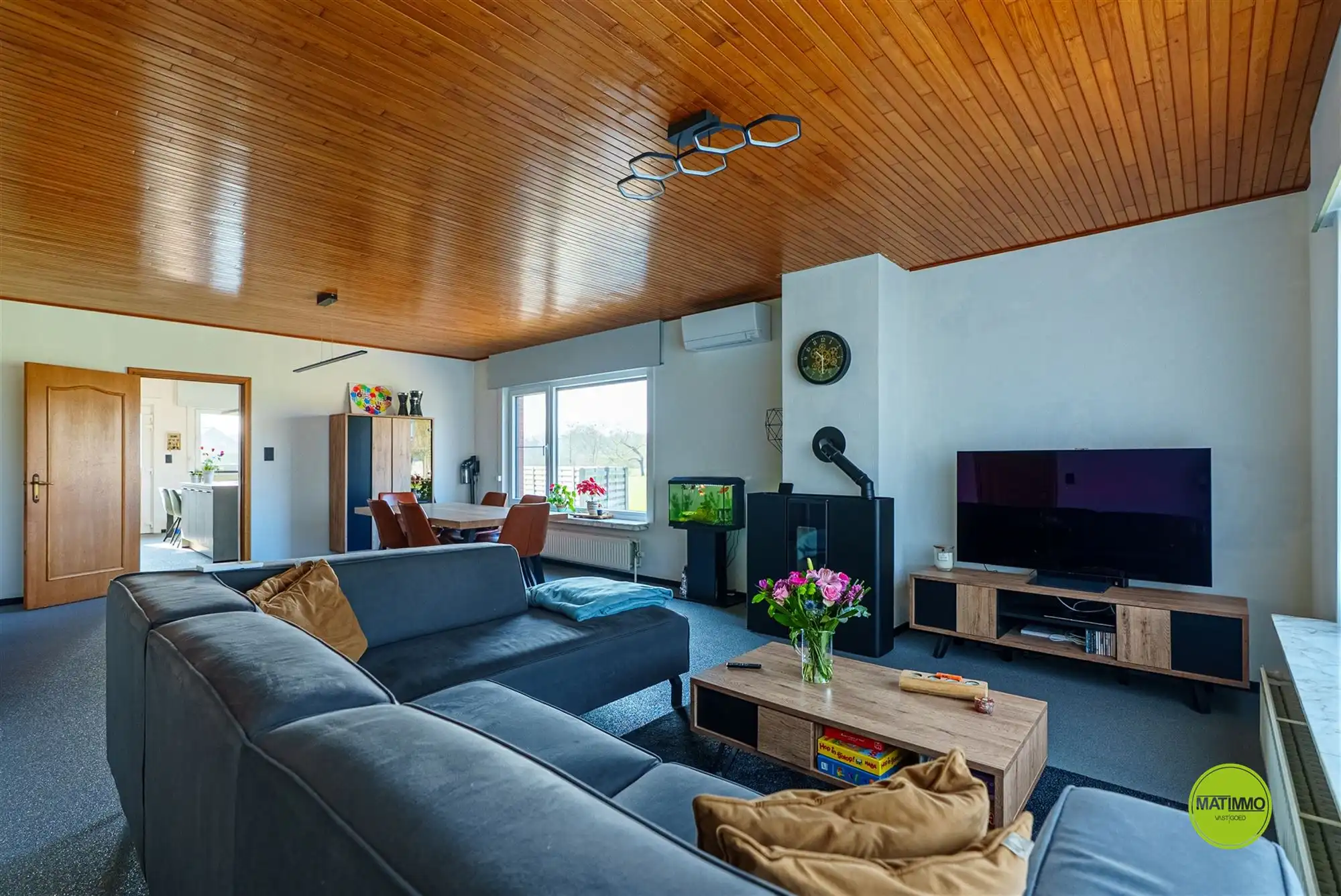 Gerenoveerde, instapklare gezinswoning met 5 slaapkamers foto 7