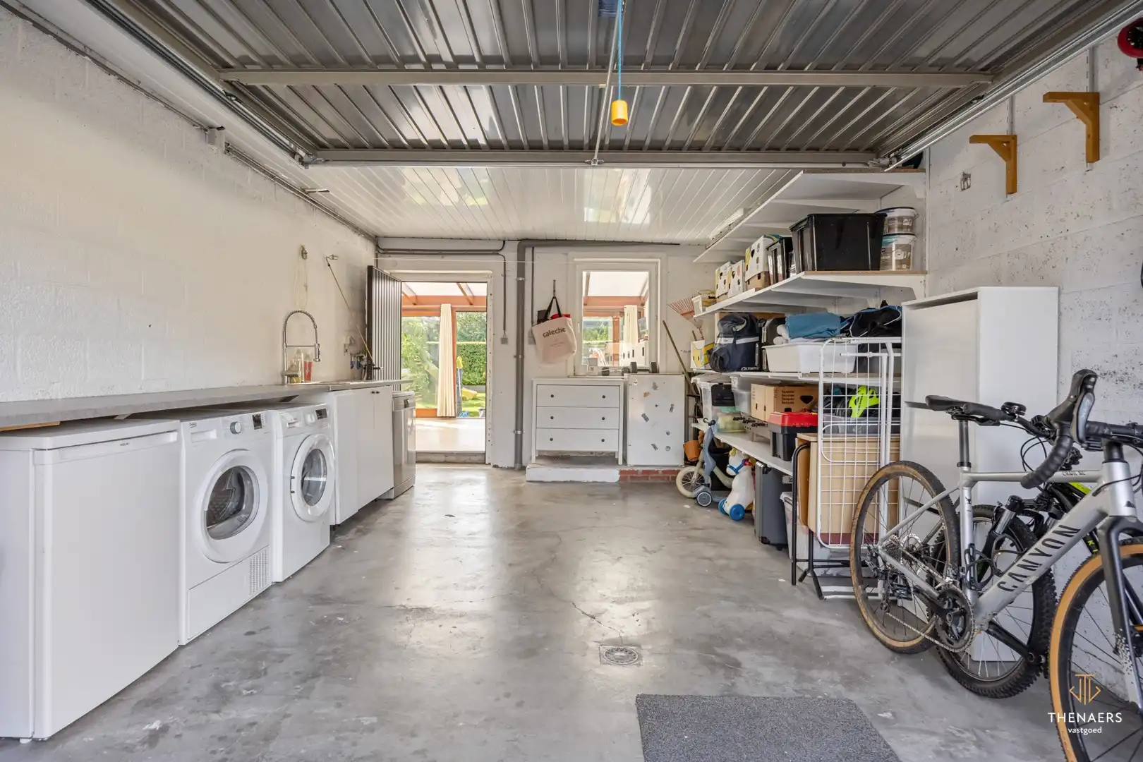 Rustig gelegen halfopen woning met 3 slaapkamers, garage, ruime leefveranda en zonnige tuin nabij het centrum van Sint-Truiden. foto 14