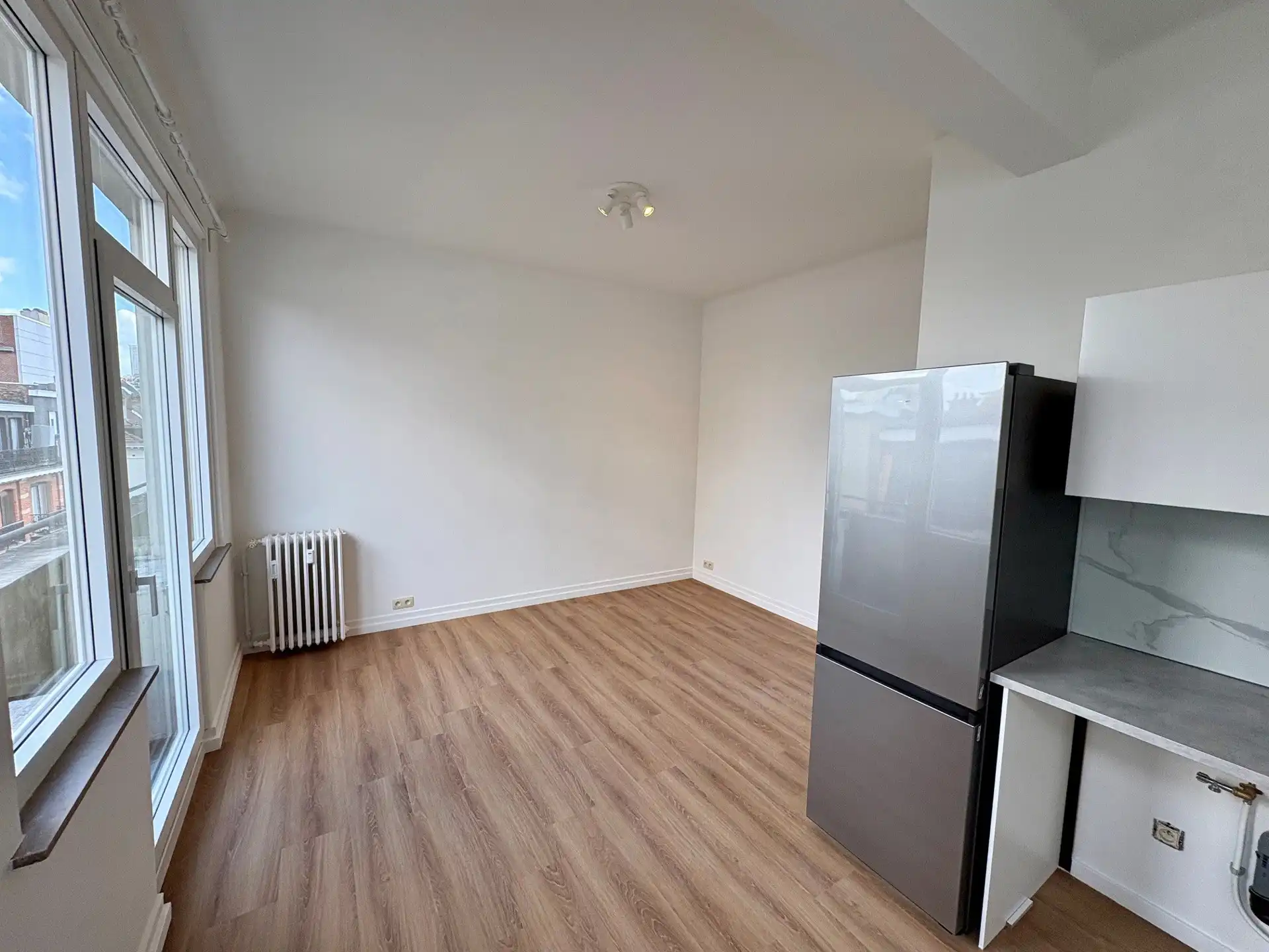 Gerenoveerd appartement met 1 slaapkamer! foto 2