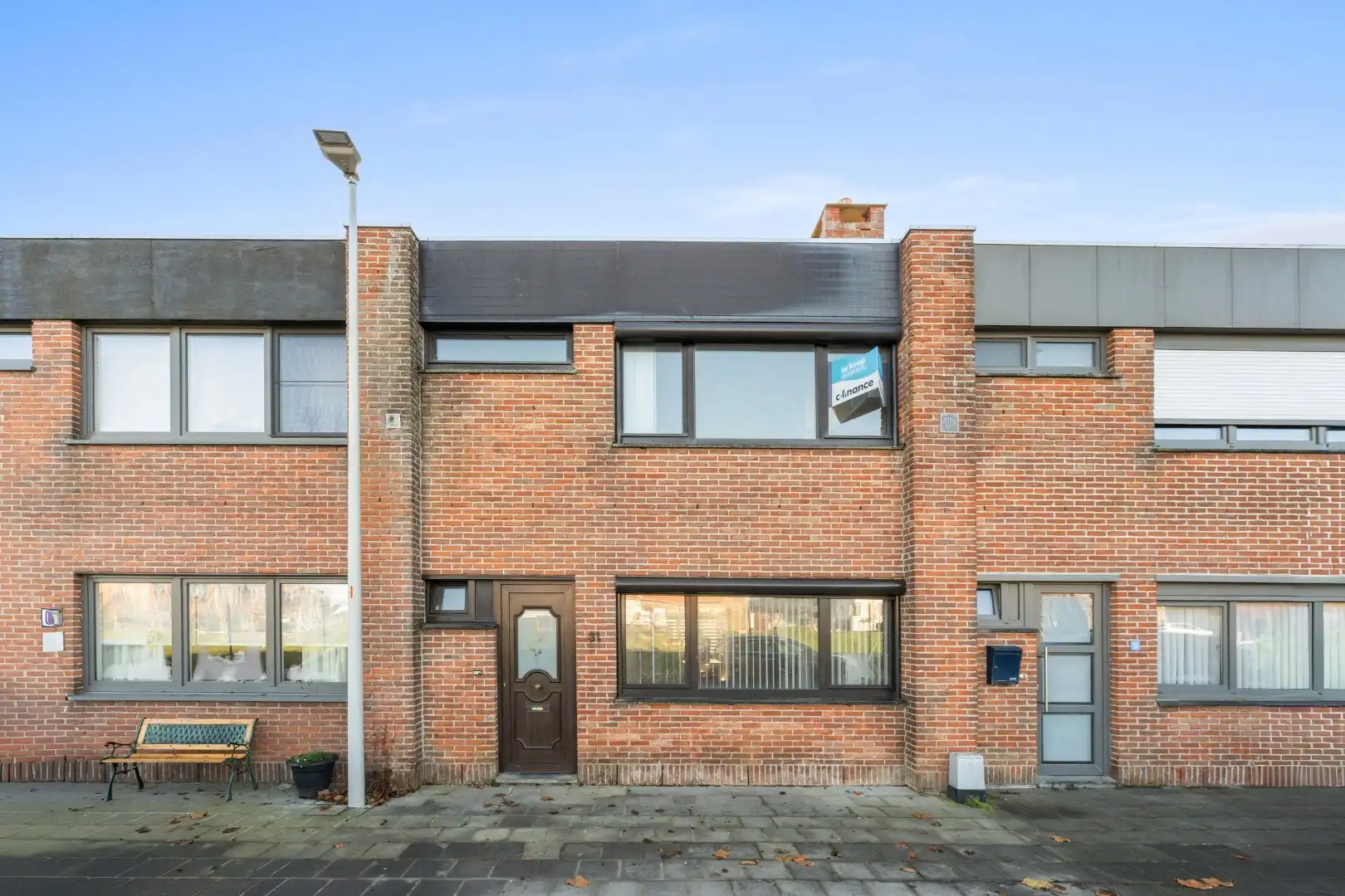 Charmante rijwoning met zonnig terras, wellnessruimte en garagebox in de Vicognewijk foto 29