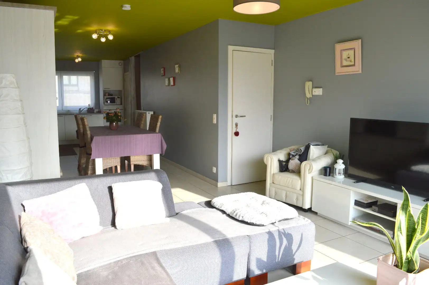 Verzorgd recent 2 slaapkamer appartement foto 3