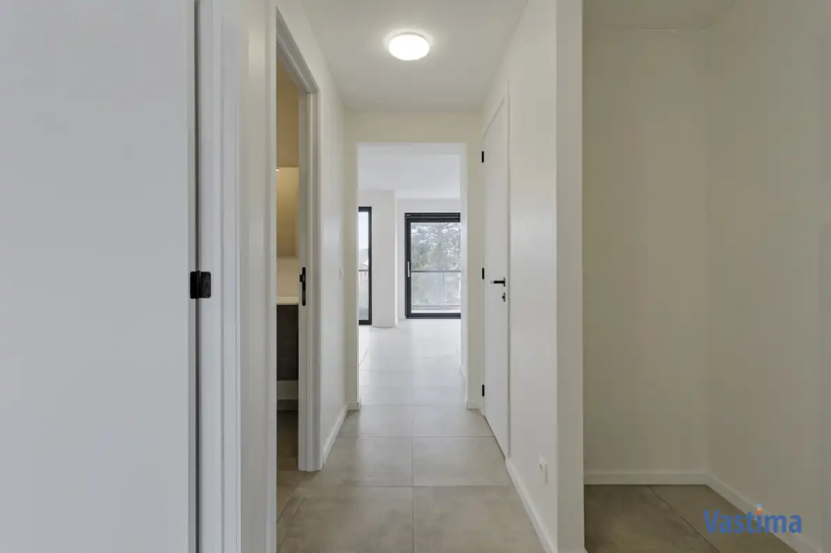 Recent appartement met 2 slaapkamers, terras, lift en garage foto 12