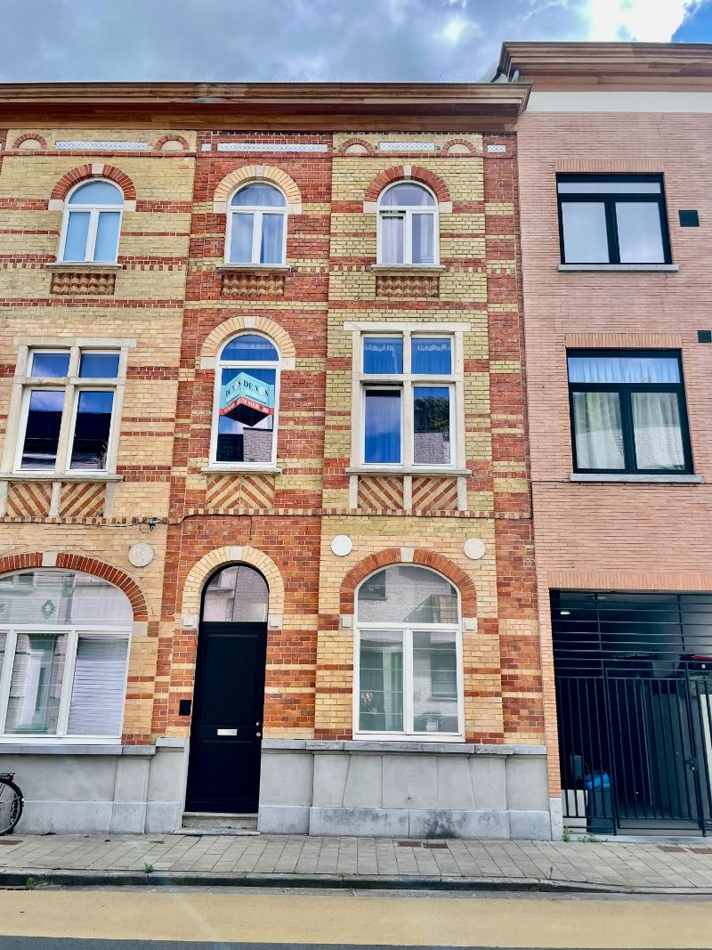 Gerenoveerde woning op uitstekende ligging! foto 24