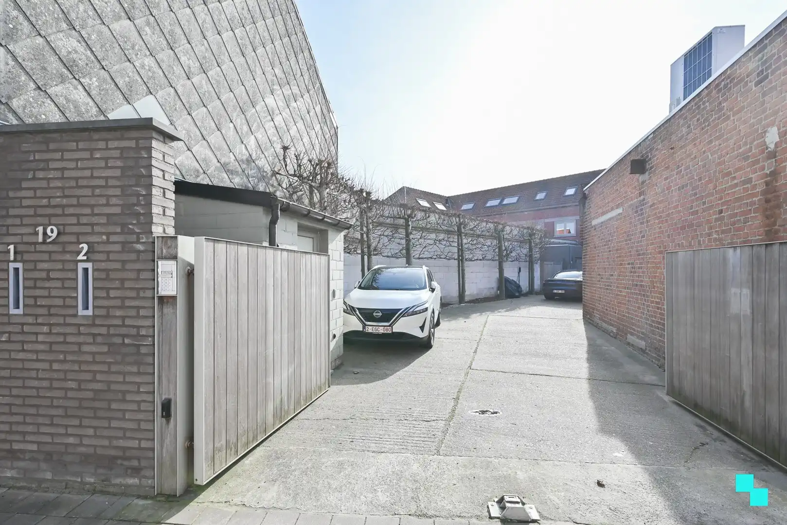 Stijlvol wonen met comfort: 5 slaapkamers, zonnig terras & moderne technieken foto 26