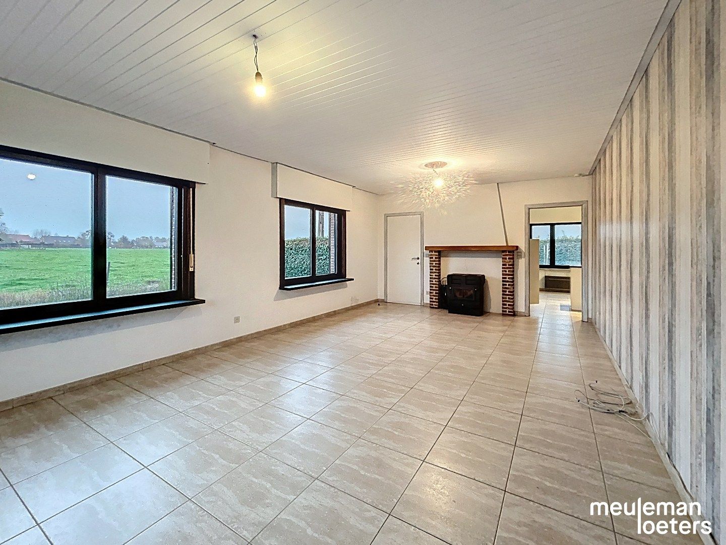 Rustig gelegen woning met garage foto 2