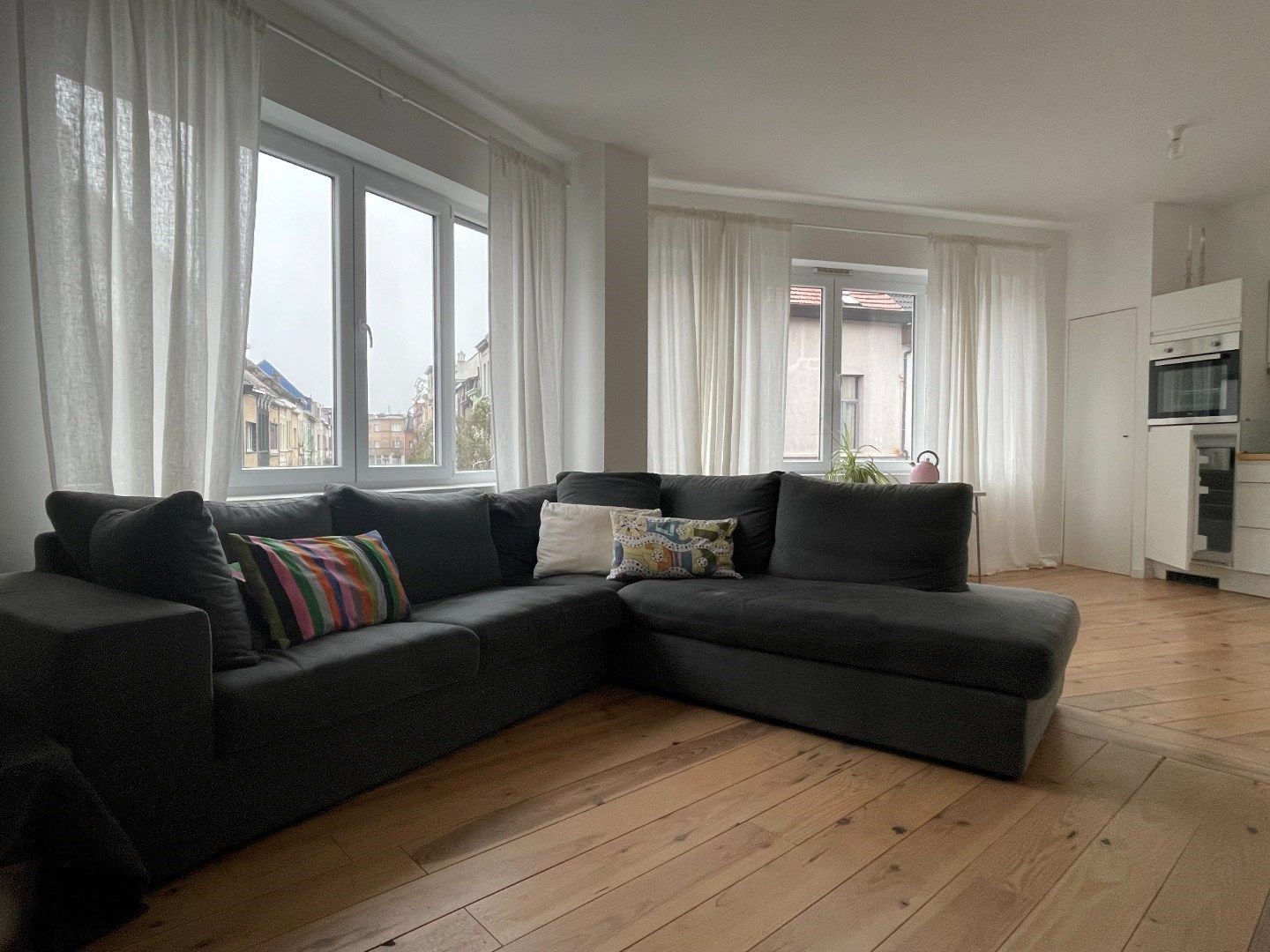 Trendy 1 slpk appartement met balkon foto 5