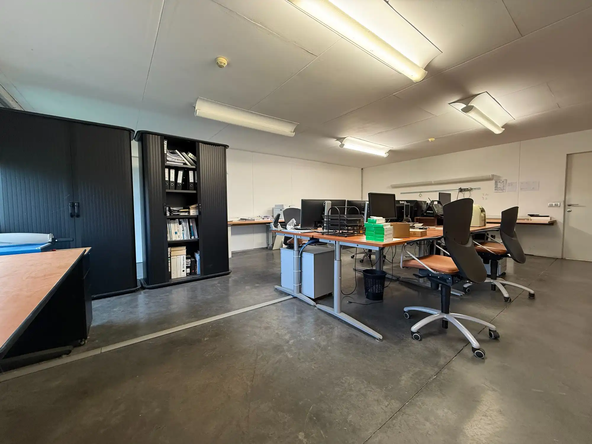 Vlot toegankelijk magazijn / werkplaats met burelen | Wagenaarstraat foto 6