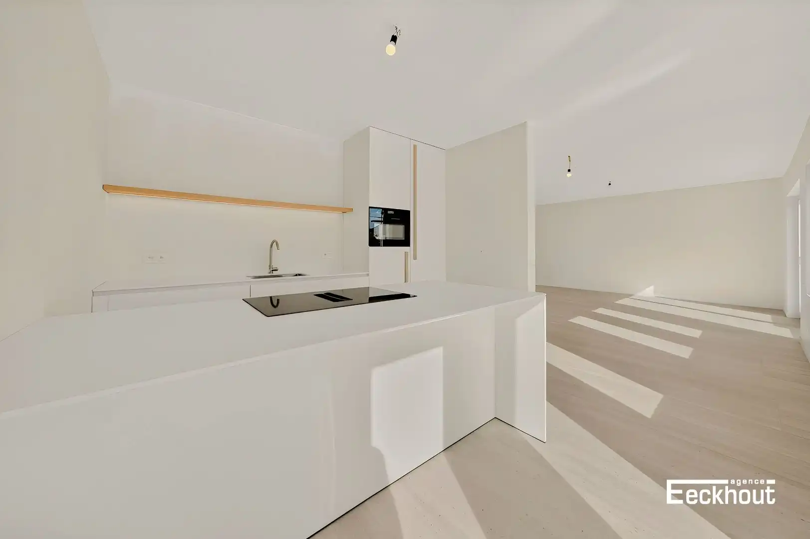 Mooi gerenoveerd appartement met 3 slaapkamers en terrassen! foto 3