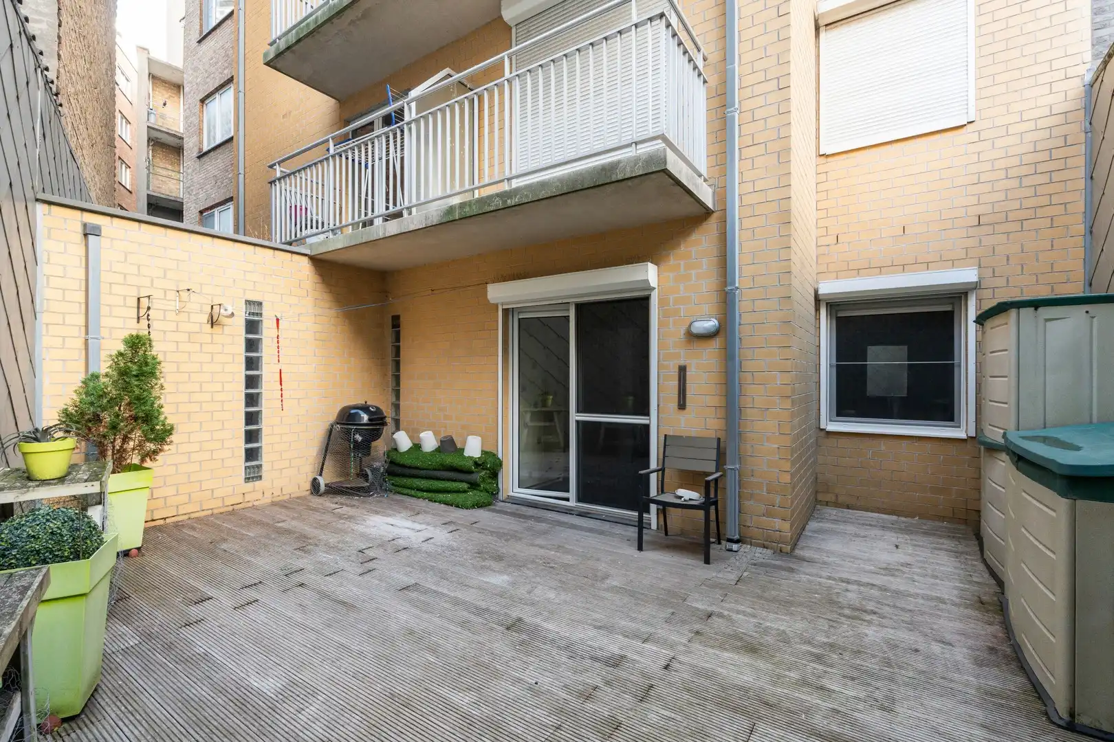 Instapklaar gelijkvloers appartement met ruim terras foto 3