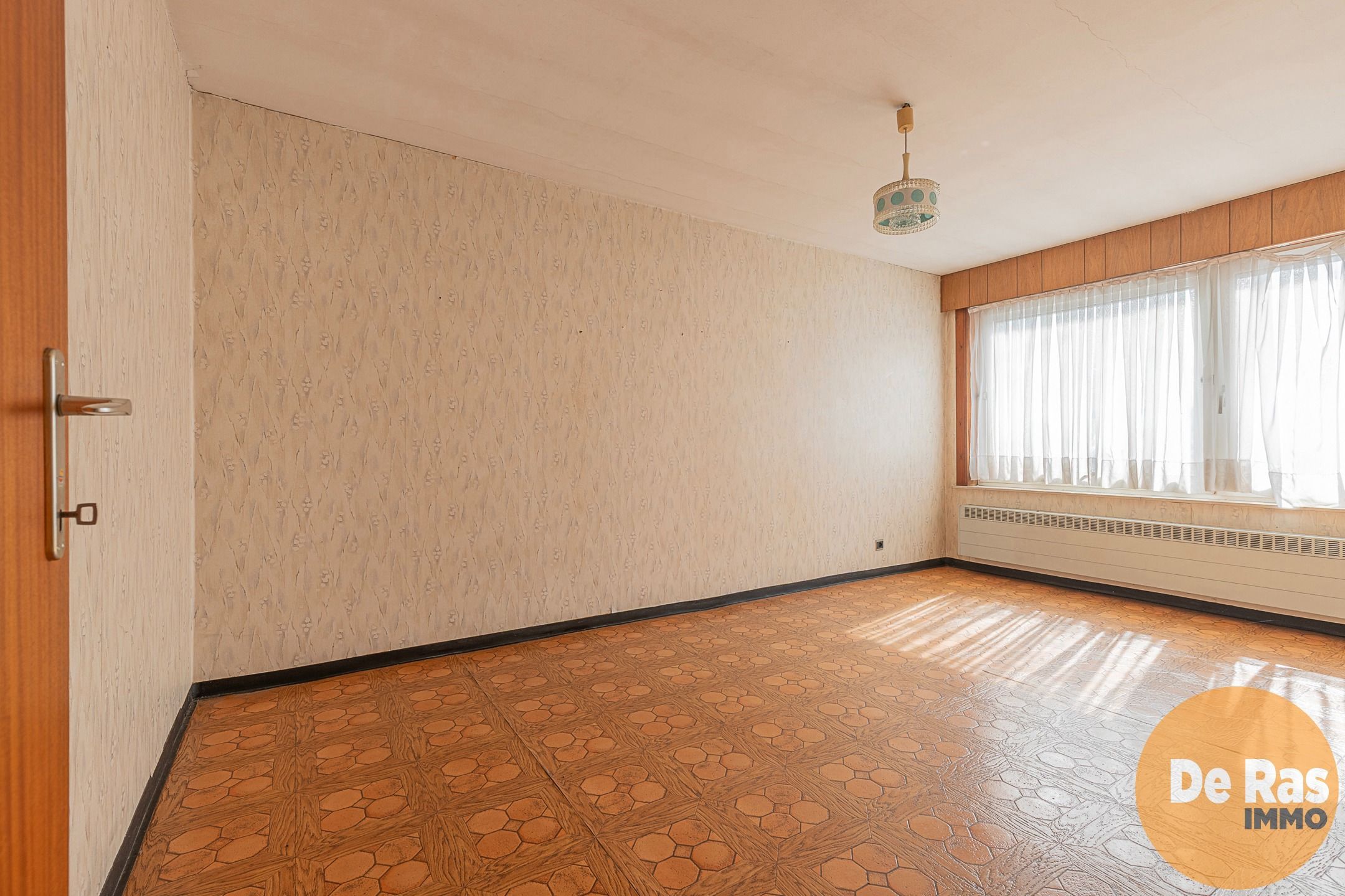 HERZELE - Stevige eengezinswoning op 200m van de markt foto 11