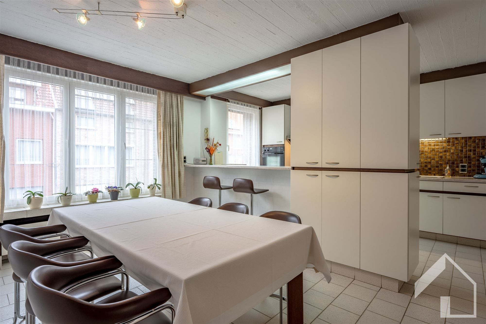 Ruime woning met 4 slaapkamers foto 8