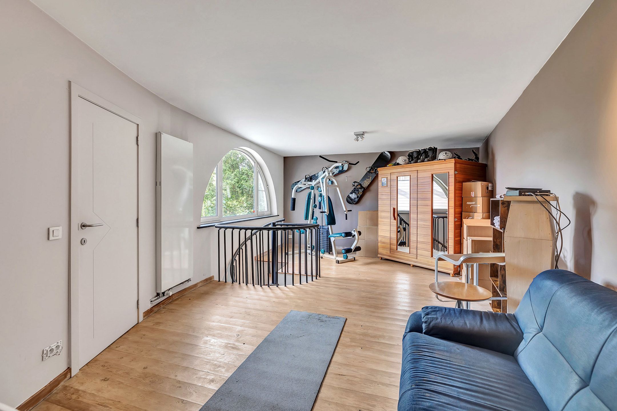 Unieke woning met oplsagplaats foto 14