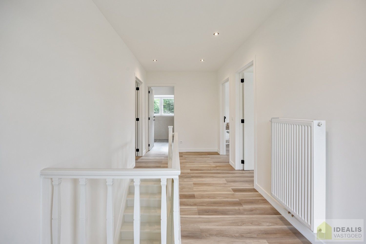 PRACHTIG GELEGEN EN INSTAPKLARE VILLA IN NIEUWBOUWSTAAT! foto 25