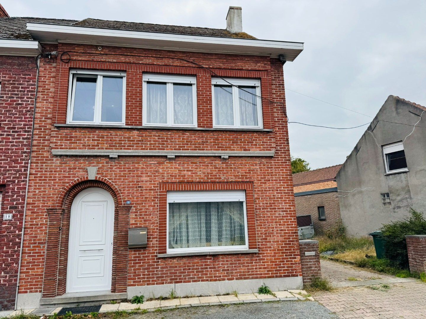 ()=>{if(producerUpdateValueVersion(node),producerAccessed(node),node.value===ERRORED)throw node.error;return node.value} Colmanstraat 16 - - 9290 Uitbergen