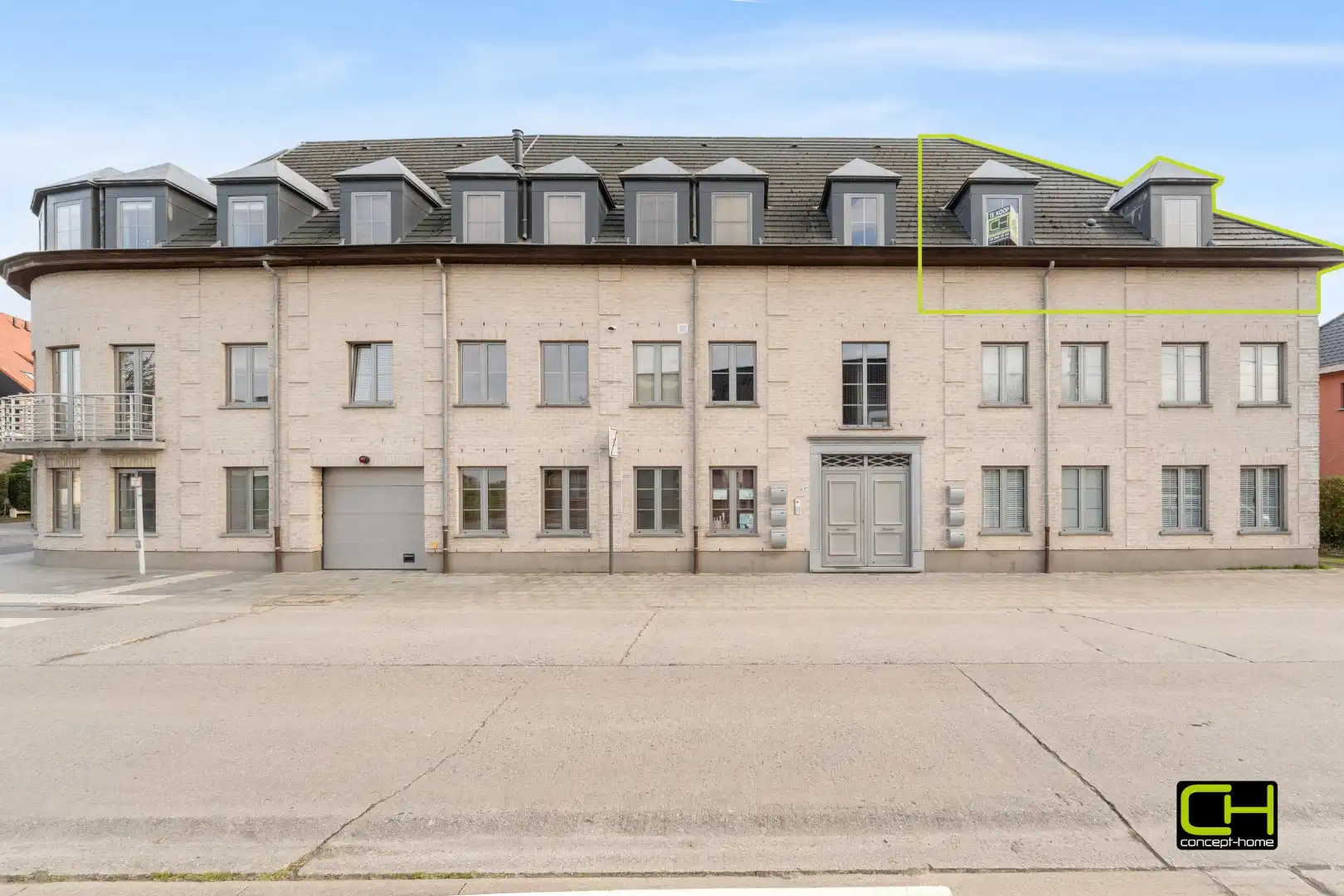 Lichtrijk duplex appartement met terras en ondergrondse staanplaats te koop in Lievegem foto 16