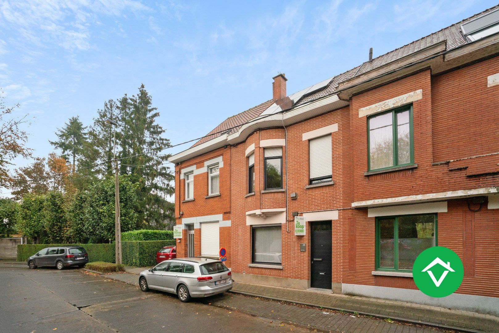 Charmante, instapklare woning met 2 slaapkamers en tuin nabij het stadspark te Roeselare foto 1