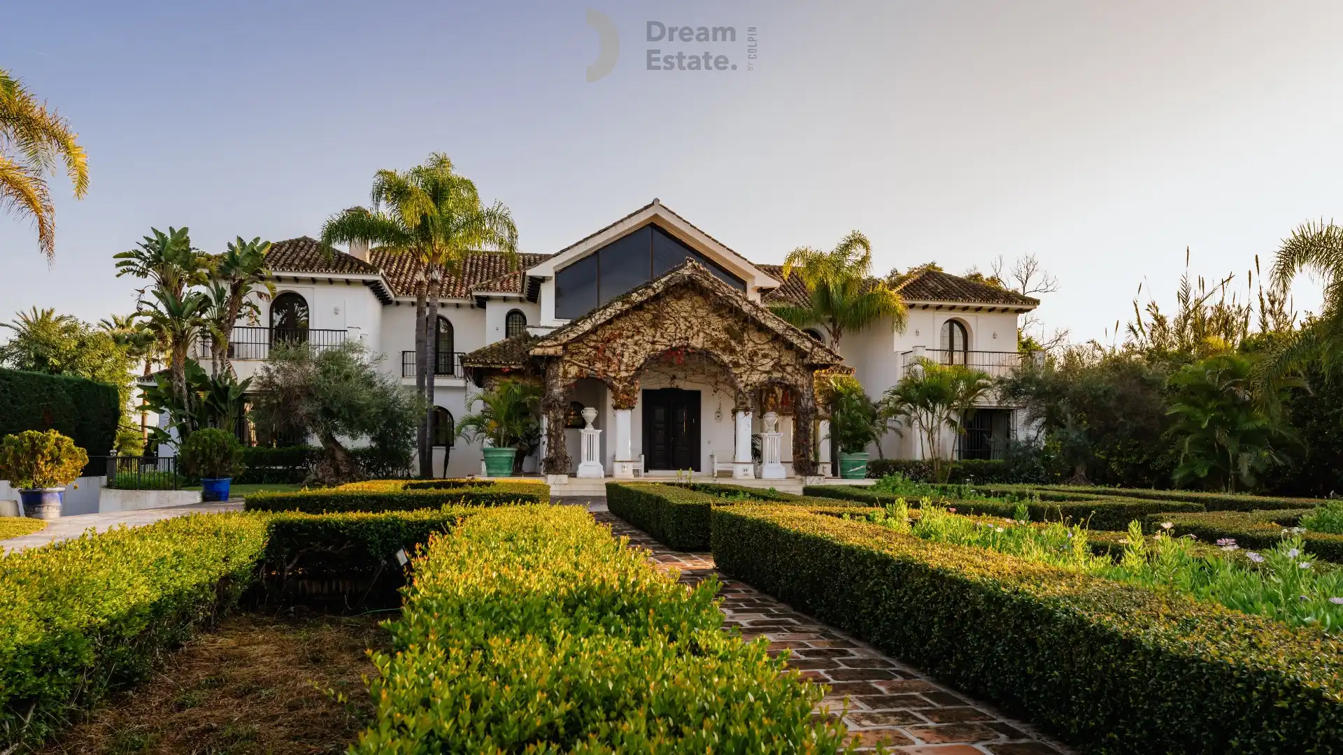 Eerste lijn strand villa in El Paraíso Barronal, Estepona. foto 2