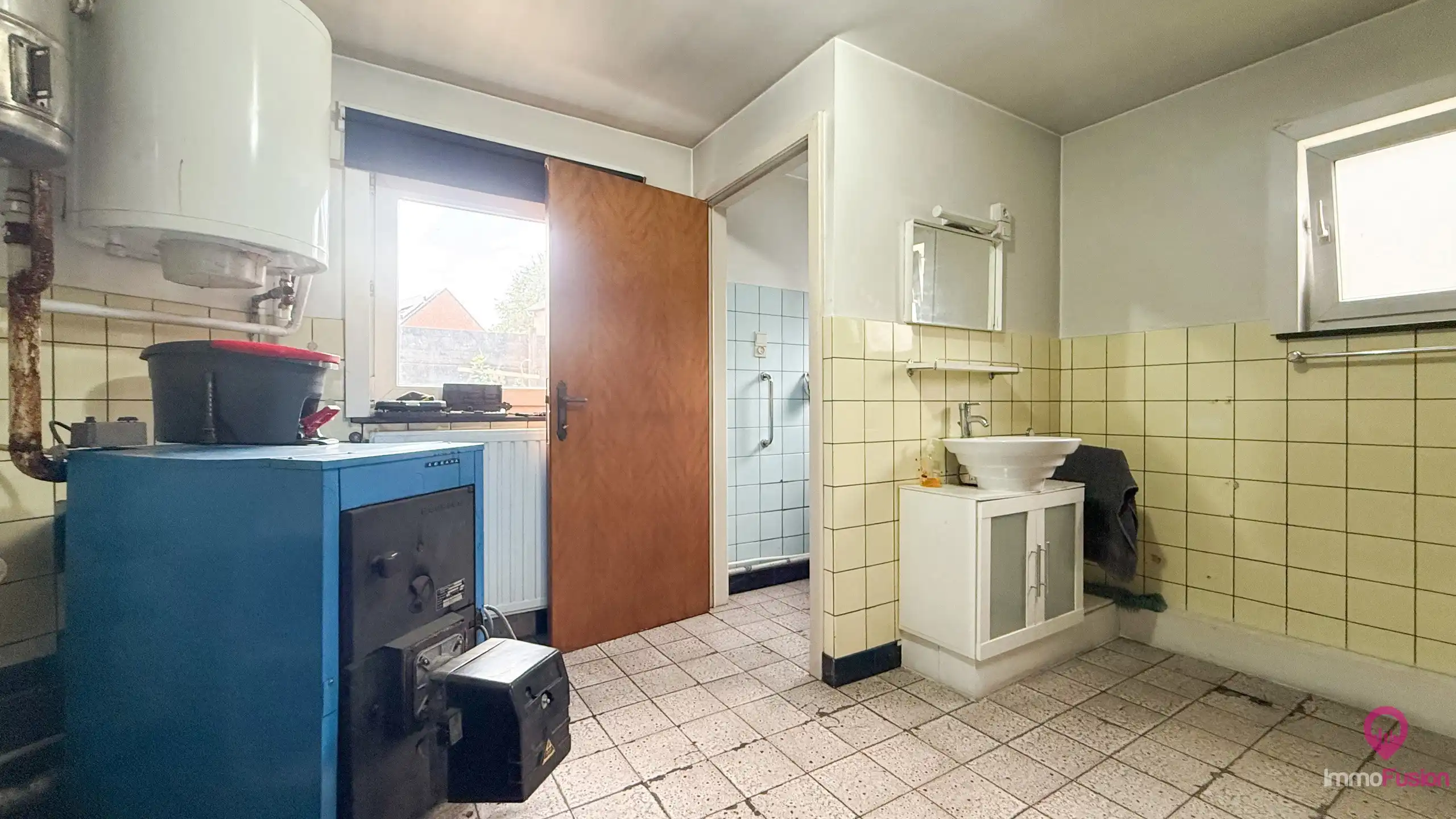 Ruime gezinswoning op groot perceel met veranda en tuin! foto 17