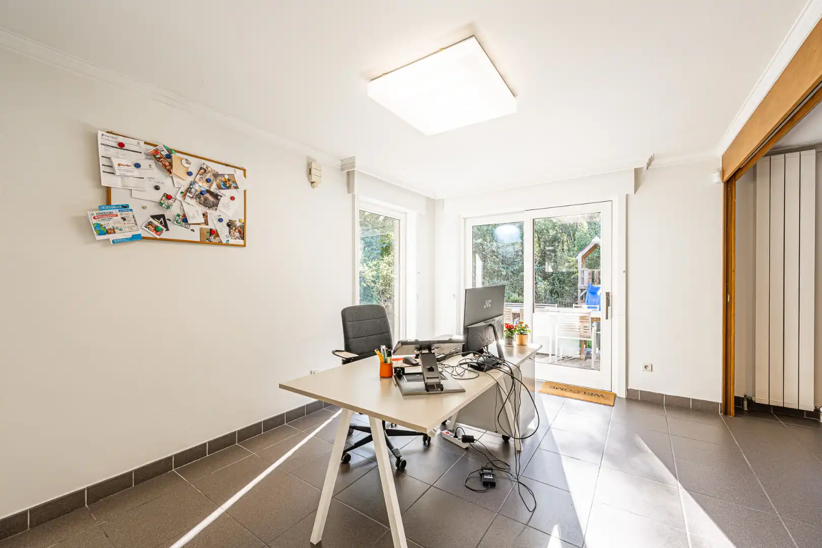 Open woning met 5 slaapkamers en polyvalente ruimte/handelsruimte op een rustige ligging in Hulste foto 9