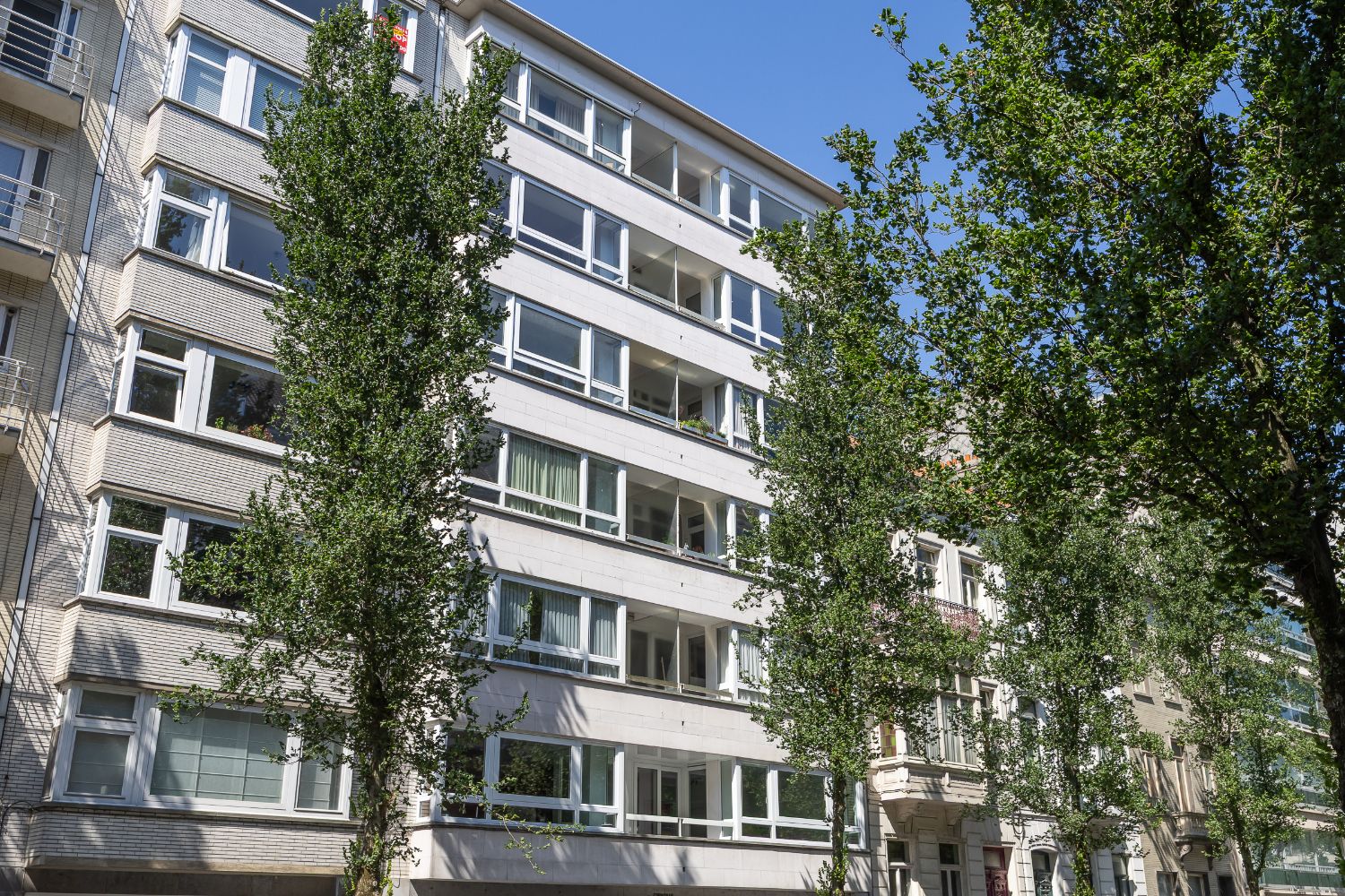 Gerenoveerd twee slaapkamer appartement op centrale ligging foto 23