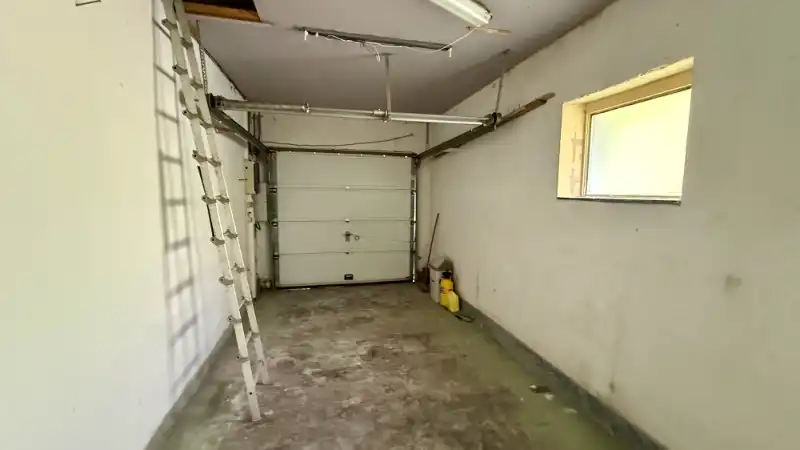 --- NOUVEAU --- Bungalow quatre façades avec 2 chambres, garage et grand jardin dans un environnement verdoyant. foto 13