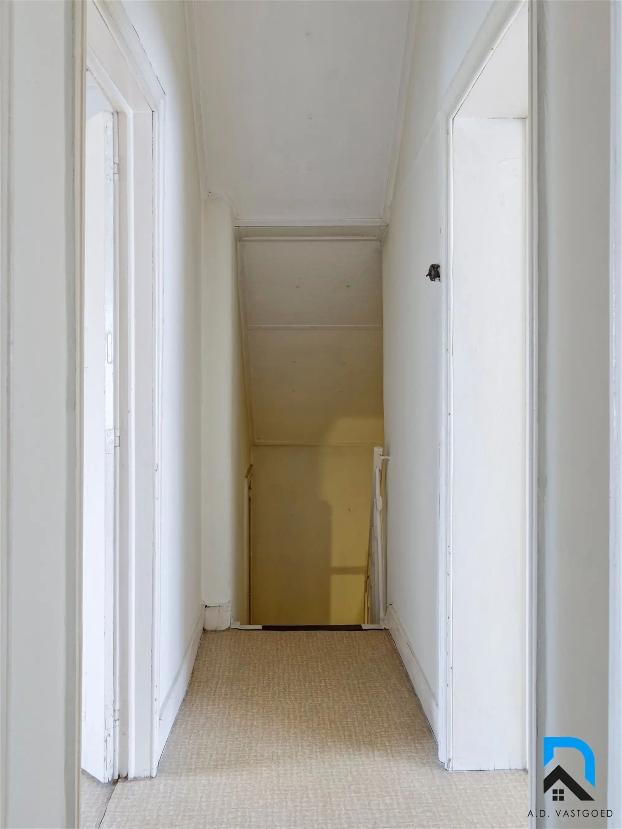 Te renoveren woning met grote tuin in Zwartberg foto 14