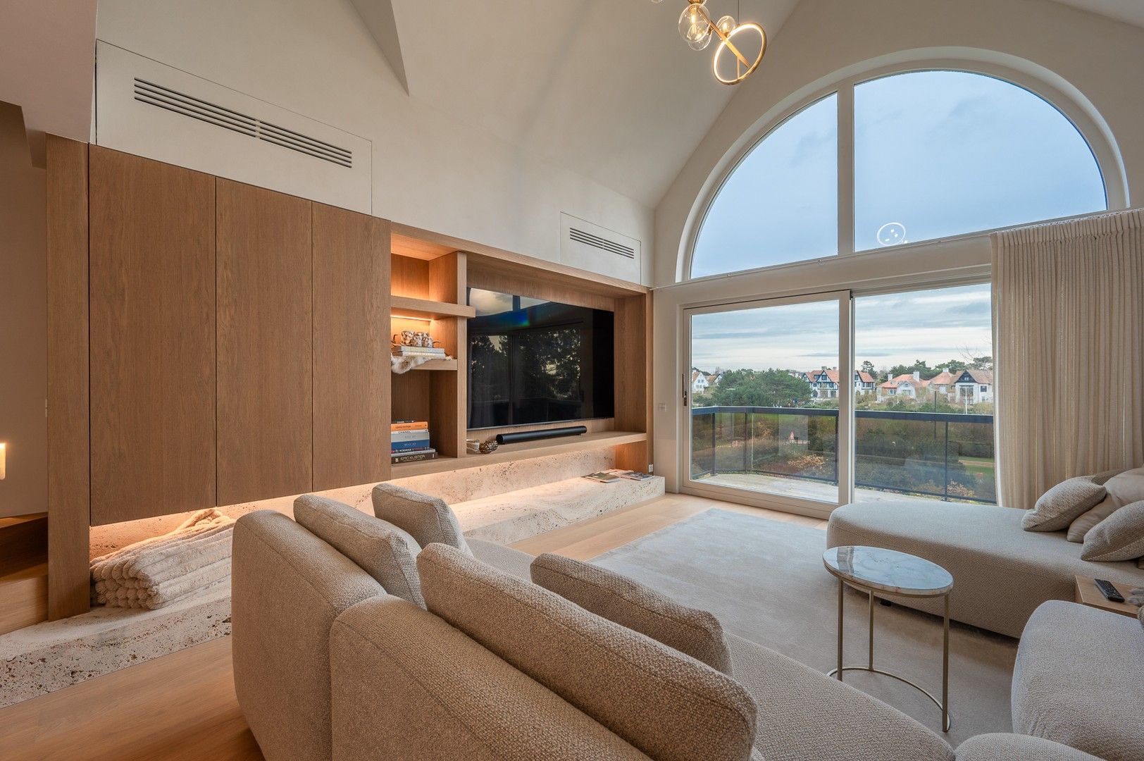 Prachtig gerenoveerd hoekappartement van 164 m2 met fantastisch open zicht op de Approach Golf in het Zoute. foto 6