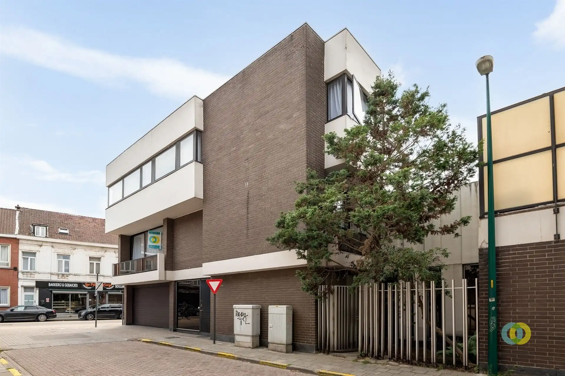 Buitengewoonhuis met kantoorruimte foto 20