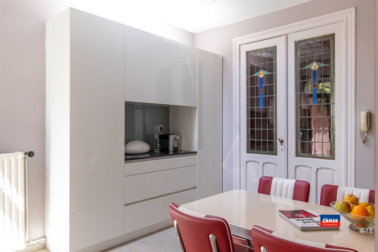 Karaktervolle burgerwoning met 4 ruime slaapkamers en stadstuin foto 7