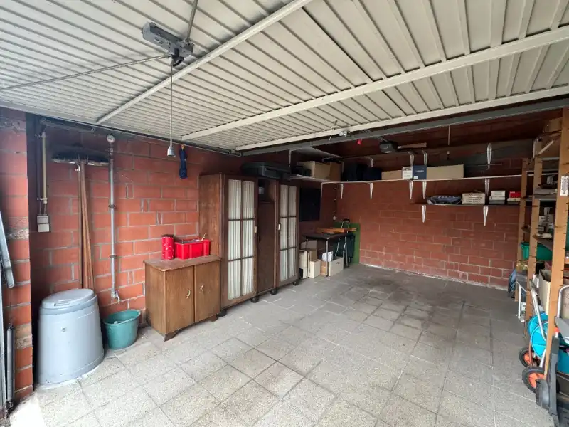 Centrum Roeselare -  Extra ruime brede  garage te koop foto 4