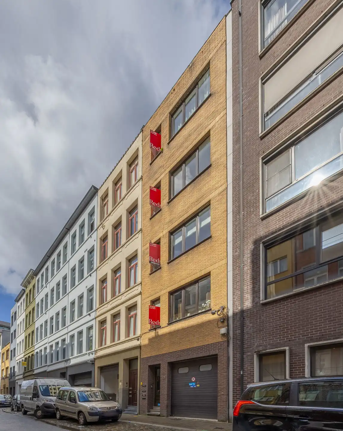 4 app + magazijn met potentieel tot 5e unit – Kievitwijk  foto {{pictureIndex}}