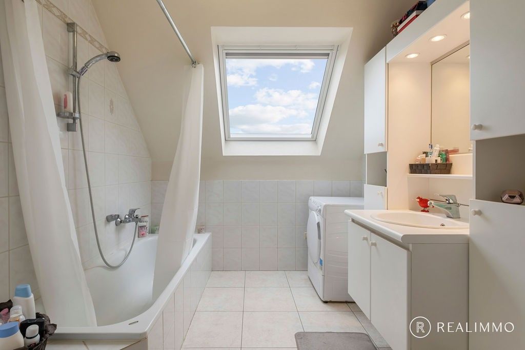 Duplexappartement met ruim terras in hartje Stasegem foto 12