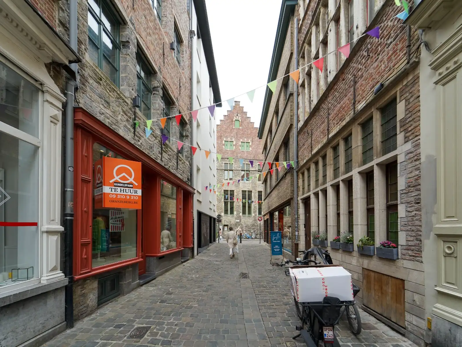 Gerenoveerd handelspand vlakbij Vrijdagsmarkt foto 5
